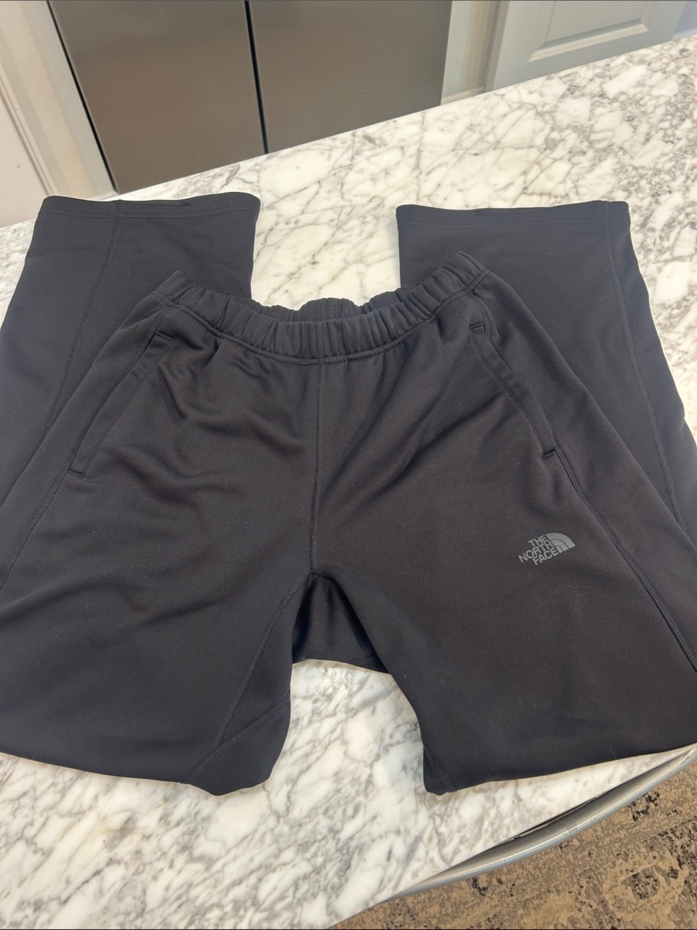 The North Face Men's Black Elastic-Waist Jogger Pants
